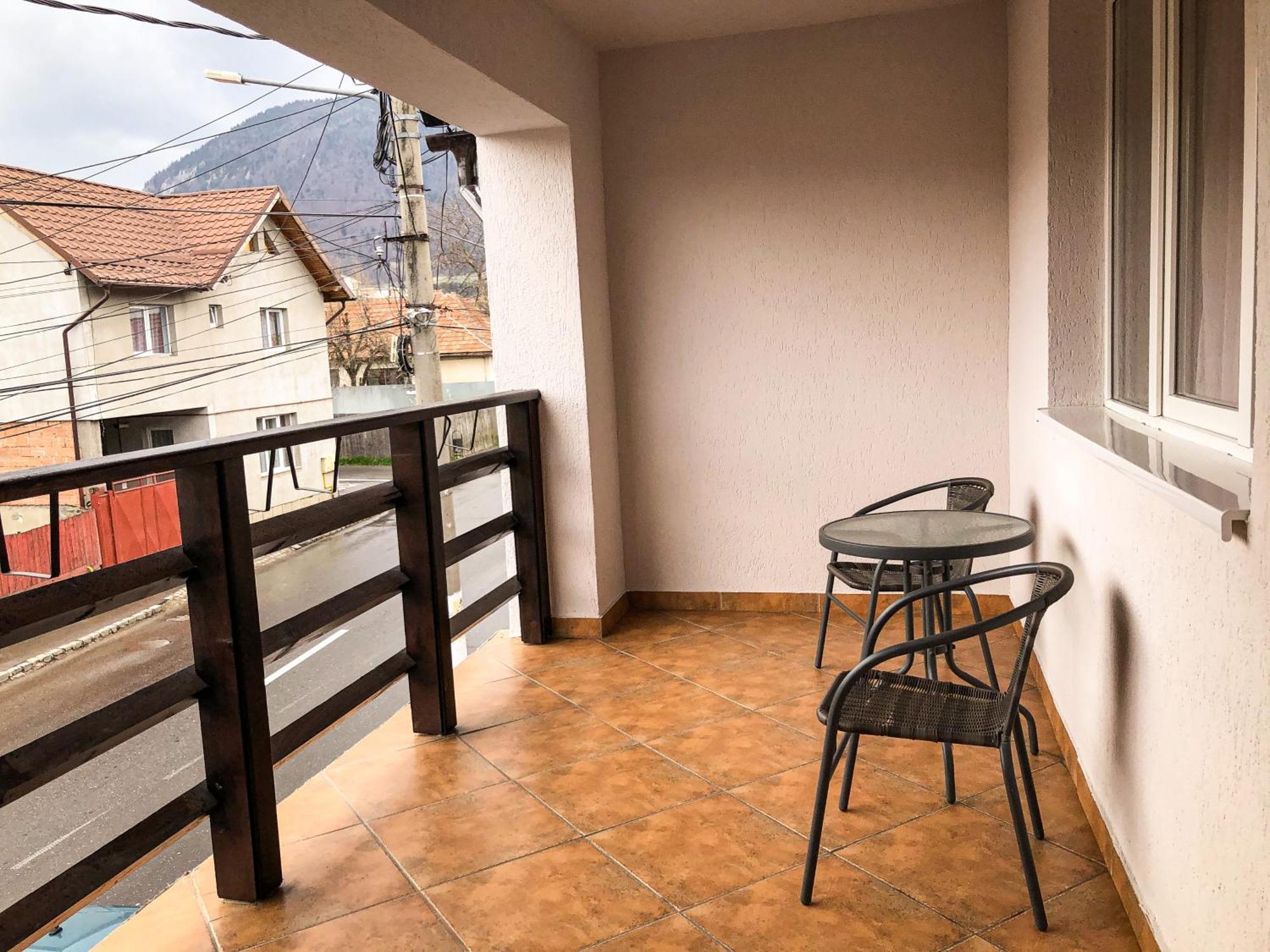 Pensiunea Aliart Zărneşti Buitenkant foto
